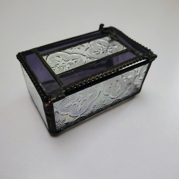 Vintage Art Glass Purple Iridescent Trinket Jewelry Box With Metal‎ Clef Music - Picture 7 of 12